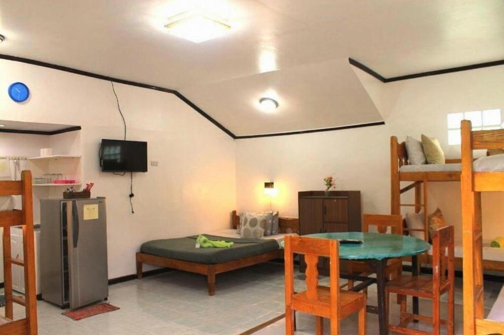 Giswold-Lagunde Beach Resort Oslob Bagian luar foto
