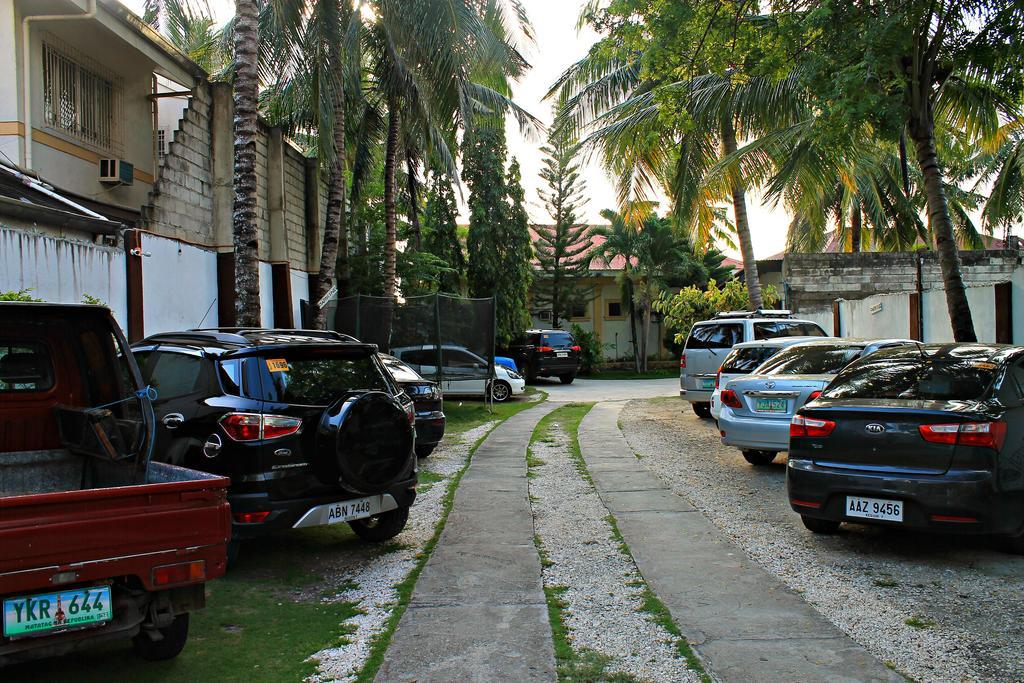 Giswold-Lagunde Beach Resort Oslob Bagian luar foto